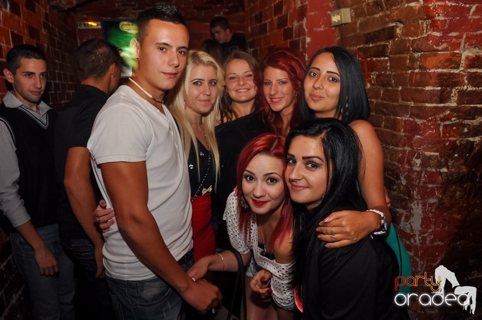 Retro Party în Club Escape, 