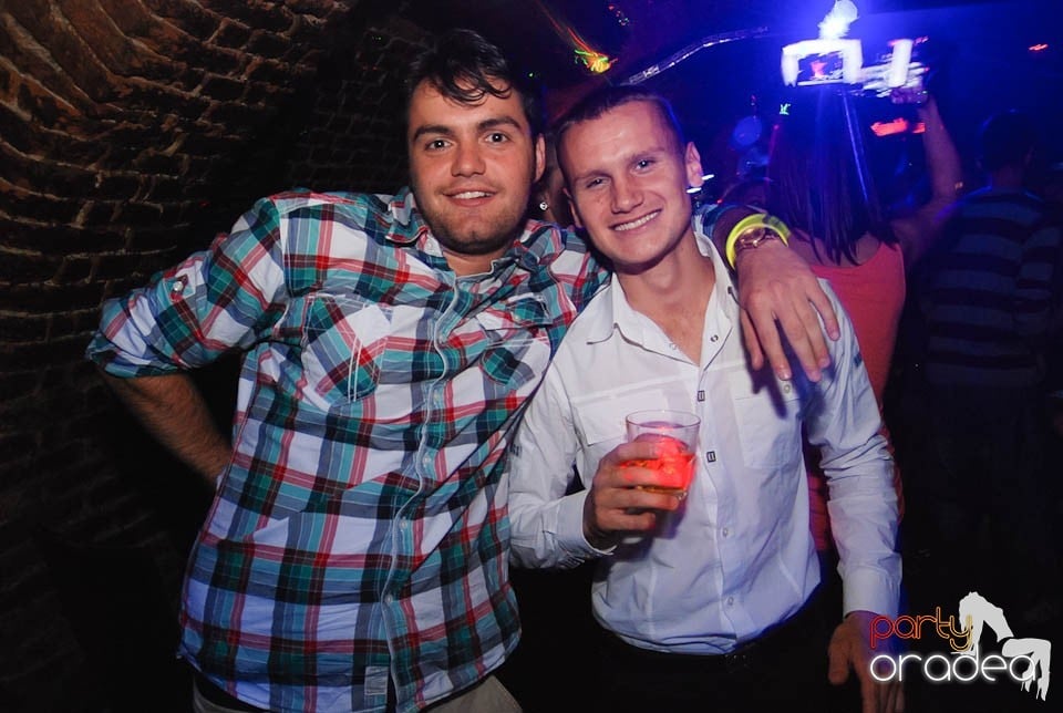 Retro Party în Club Escape, 