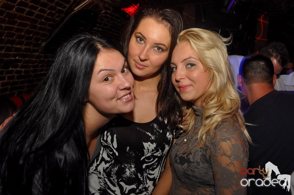 Retro Party în Club Escape, 