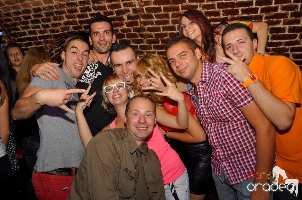 Retro Party în Club Escape, 