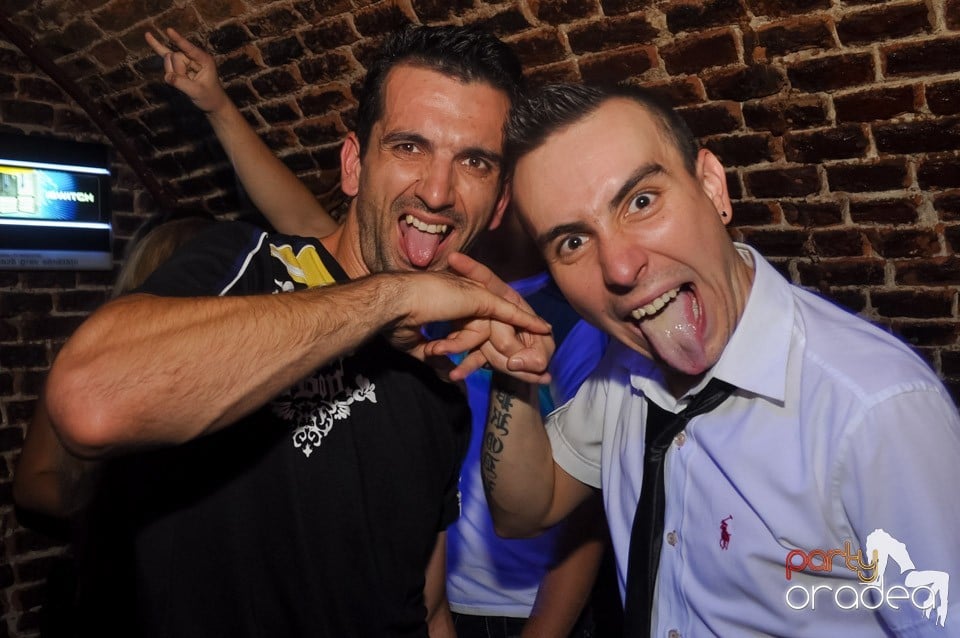 Retro Party în Club Escape, 