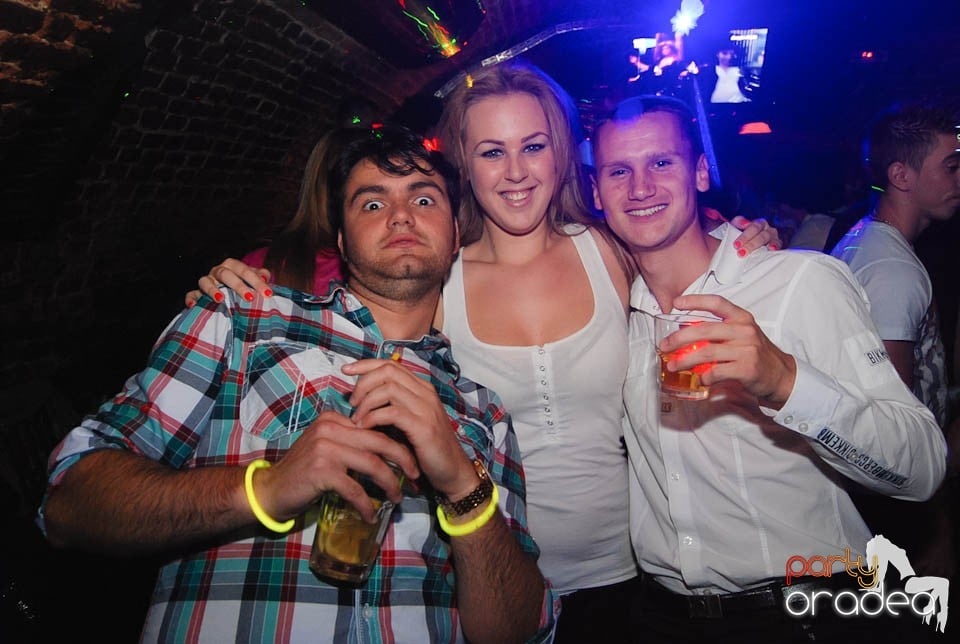 Retro Party în Club Escape, 