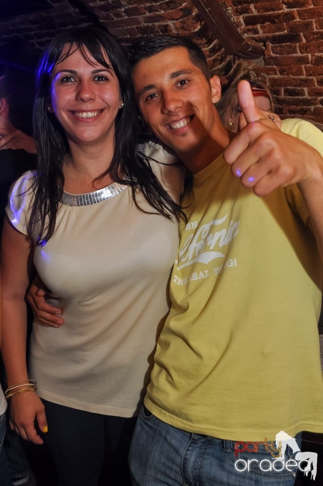 Retro Party în Club Escape, 