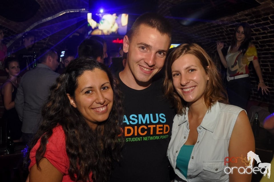 Retro Party în Club Escape, 