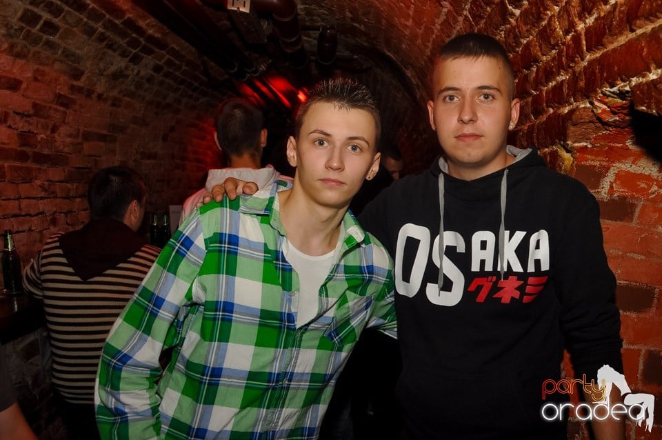 Retro Party în Club Escape, 