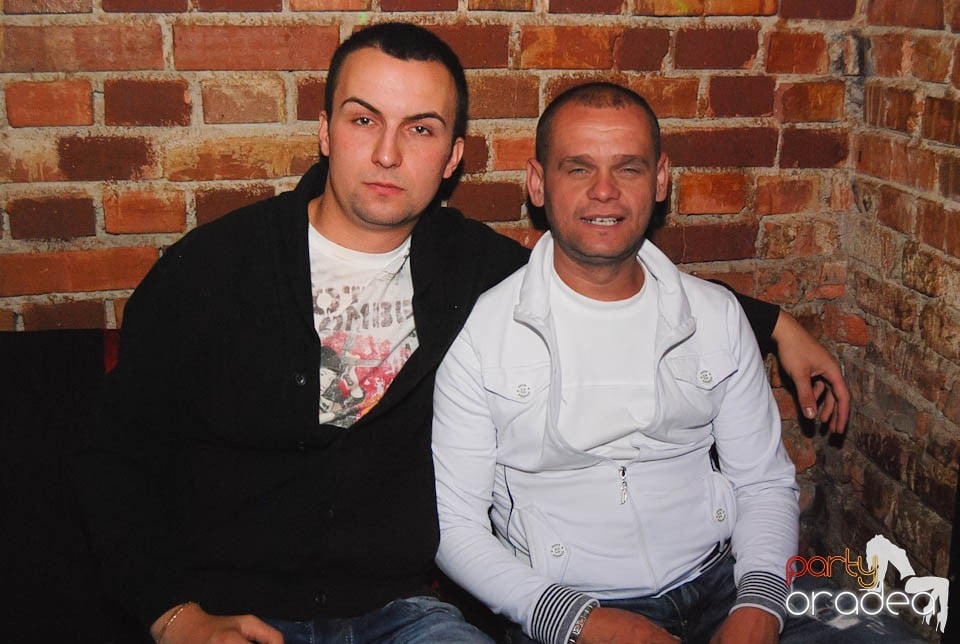 Retro Party în Club Escape, 