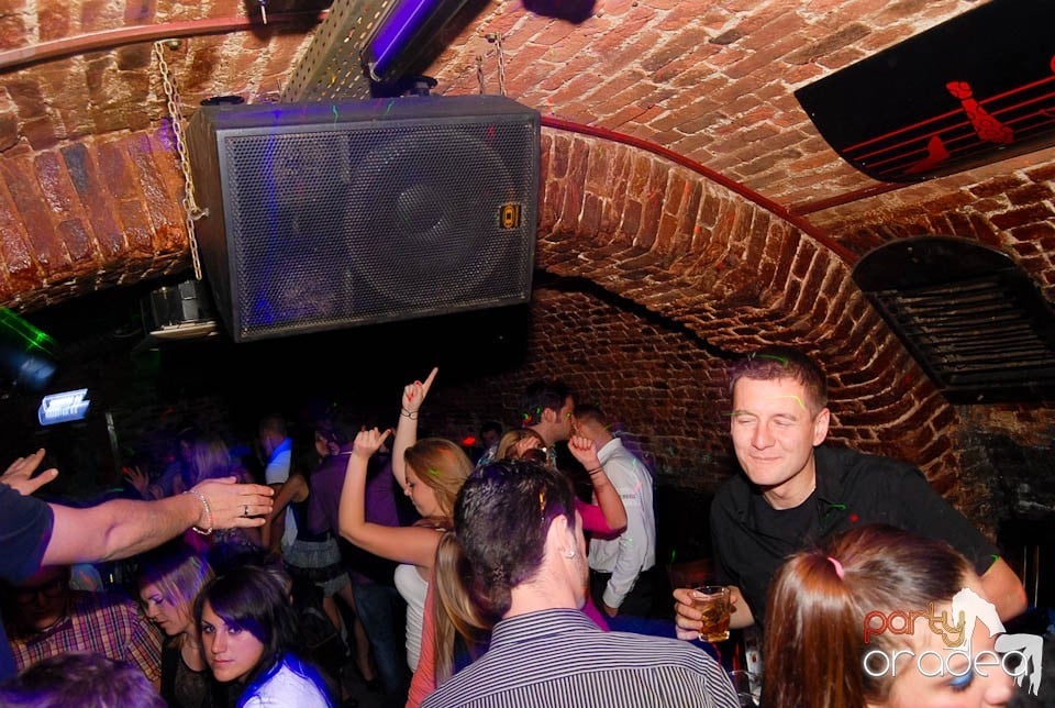 Retro Party în Club Escape, 