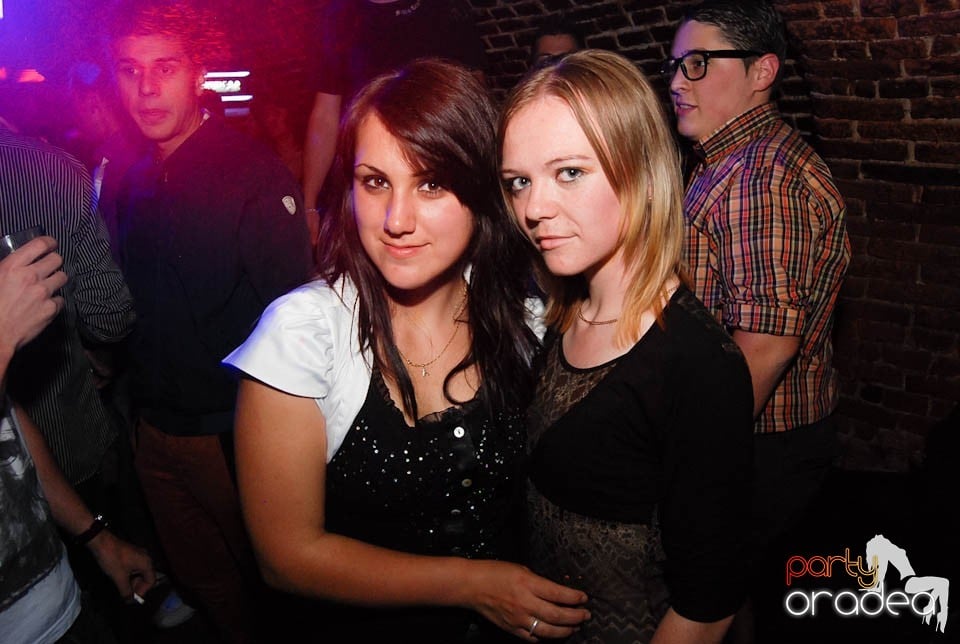 Retro Party în Club Escape, 