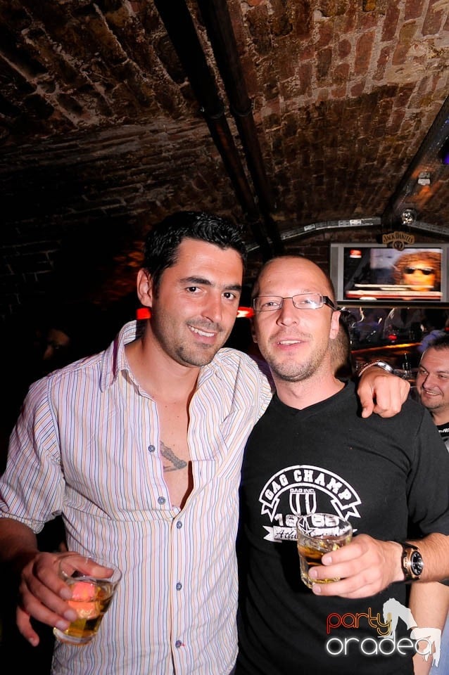 Retro Party în Club Escape, 