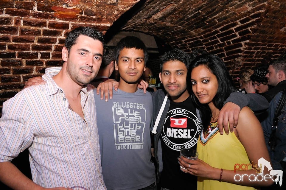 Retro Party în Club Escape, 