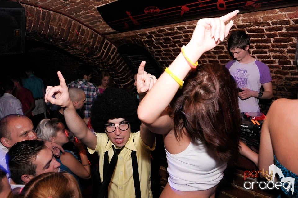 Retro Party în Club Escape, 