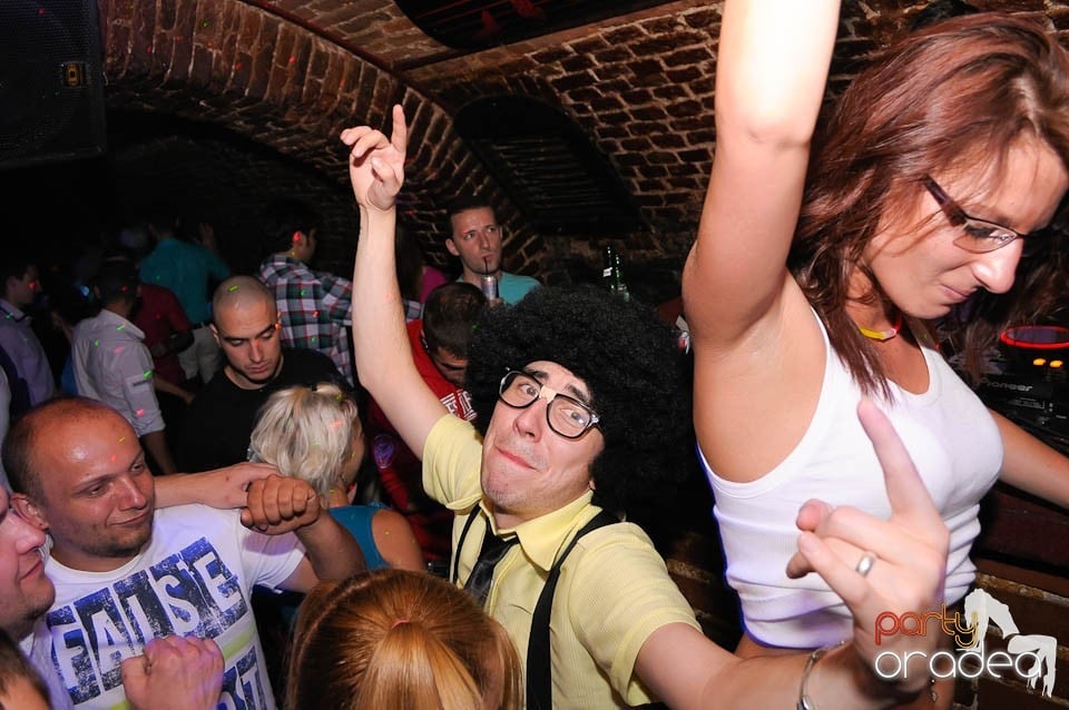 Retro Party în Club Escape, 