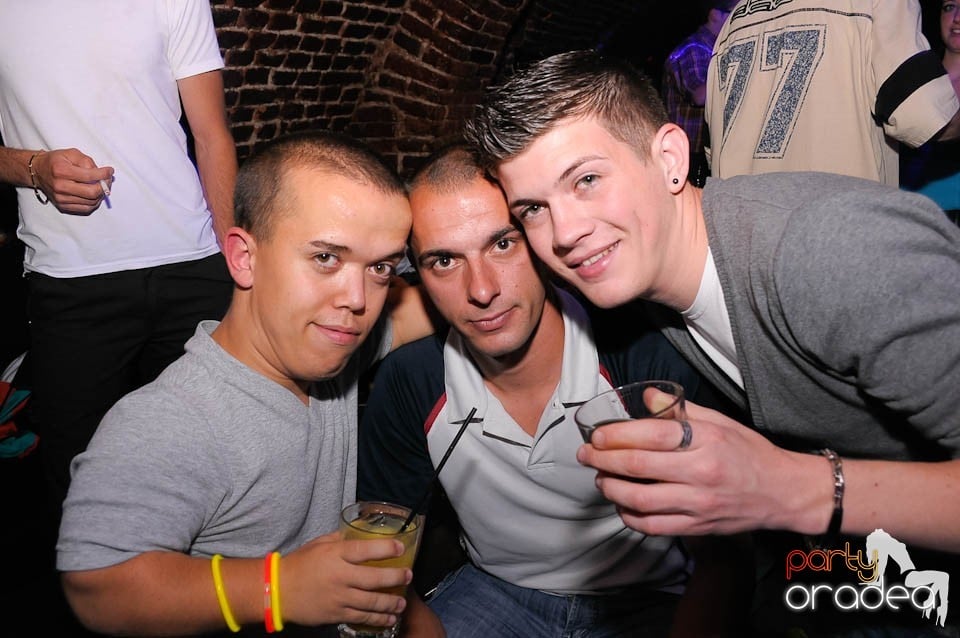 Retro Party în Club Escape, 