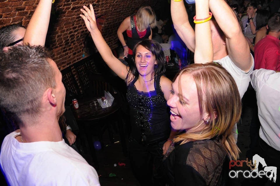 Retro Party în Club Escape, 