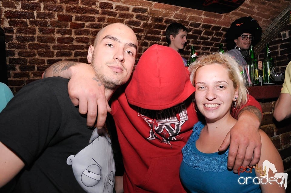 Retro Party în Club Escape, 