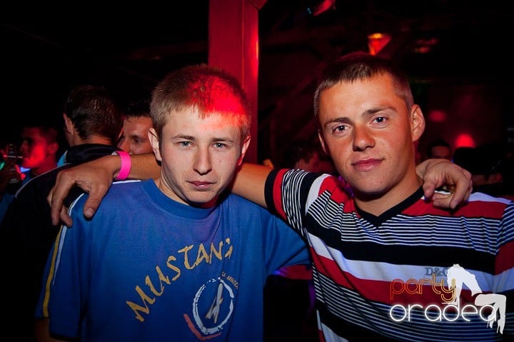 Retro Party în Disco Faház,