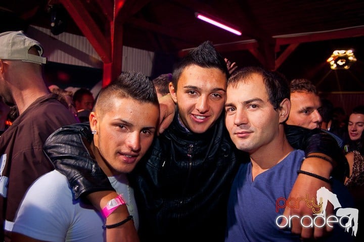 Retro Party în Disco Faház,