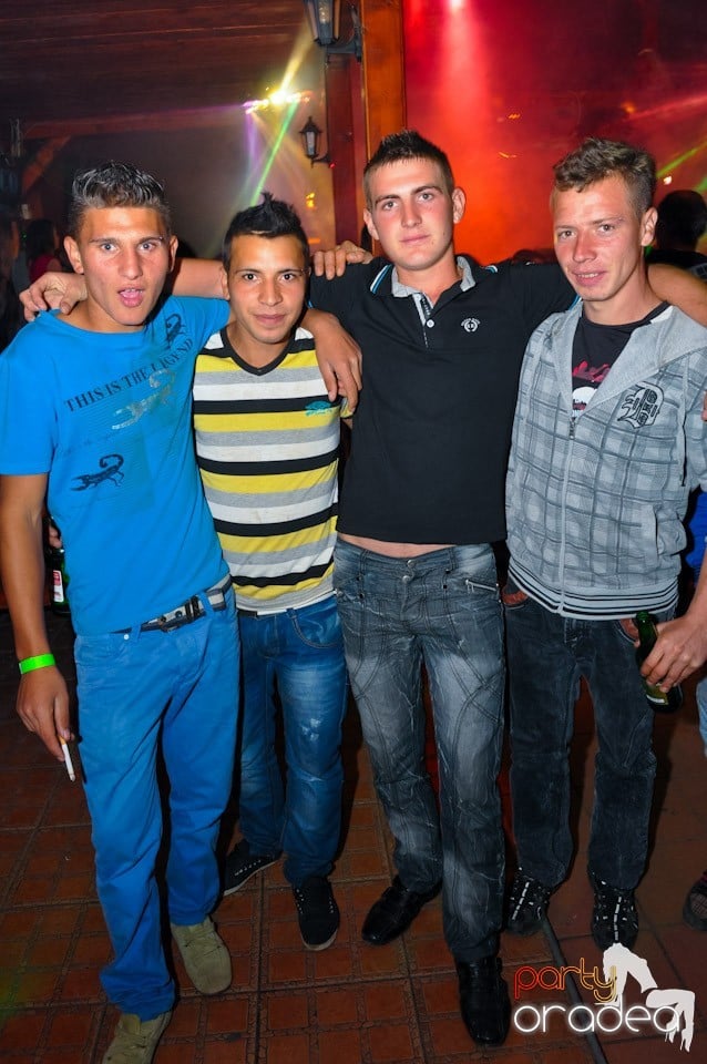 Retro Party în Disco Faház,