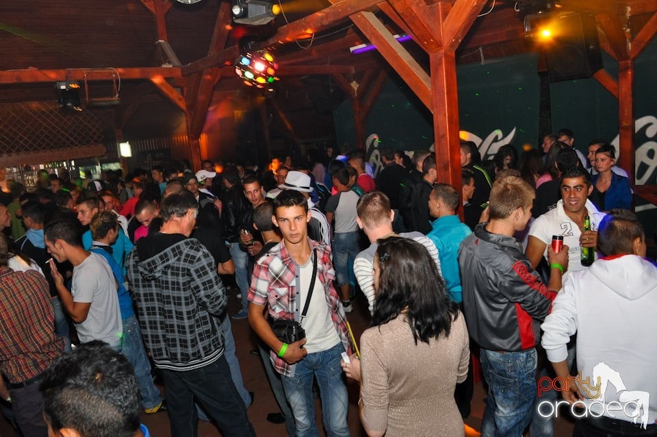 Retro Party în Disco Faház,