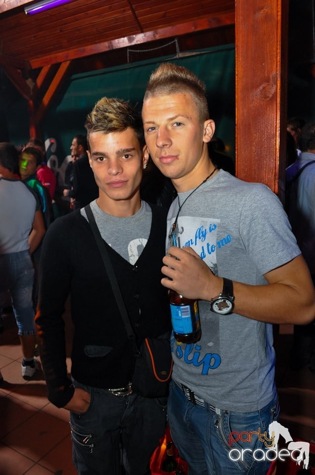 Retro Party în Disco Faház,