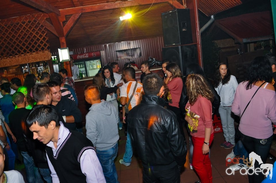Retro Party în Disco Faház,