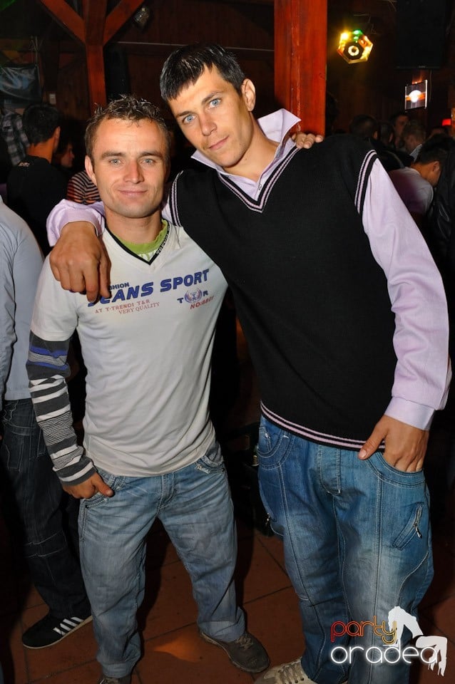 Retro Party în Disco Faház,