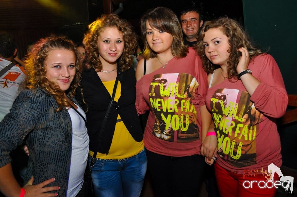 Retro Party în Disco Faház,