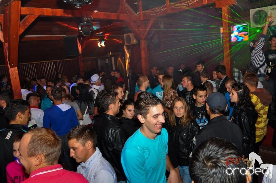 Retro Party în Disco Faház,