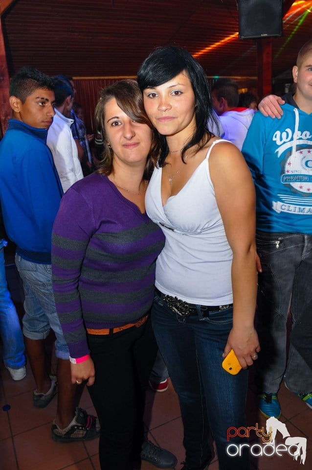 Retro Party în Disco Faház,