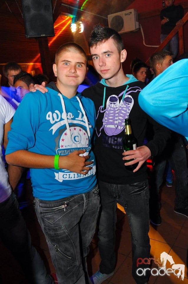 Retro Party în Disco Faház,