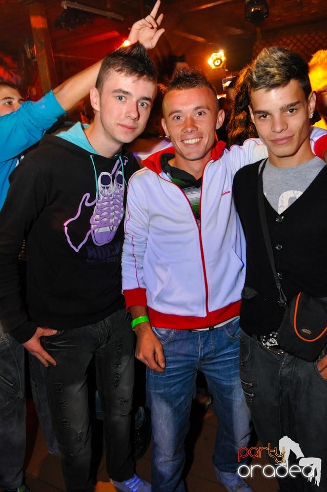 Retro Party în Disco Faház,