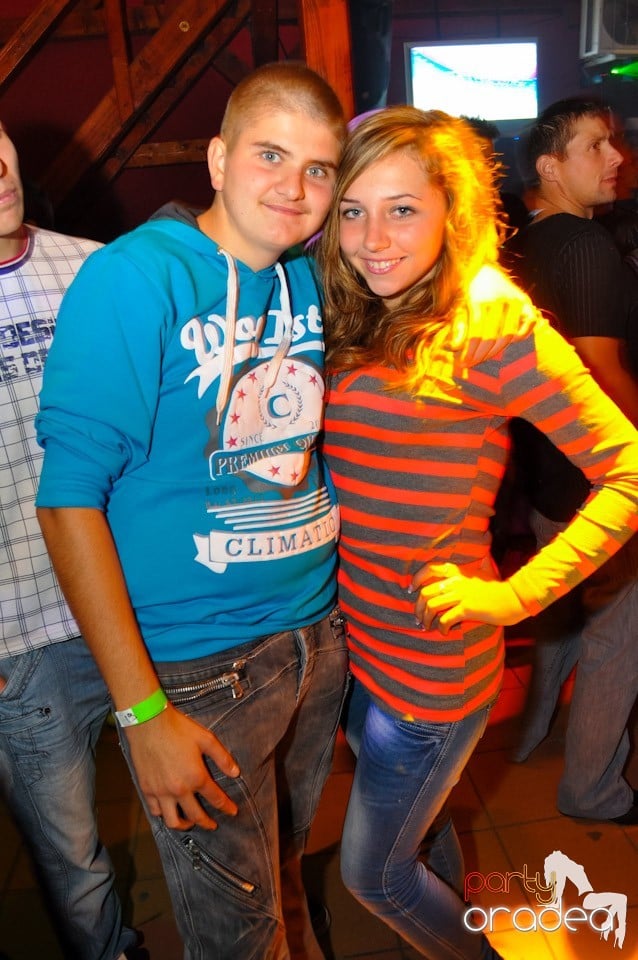 Retro Party în Disco Faház,