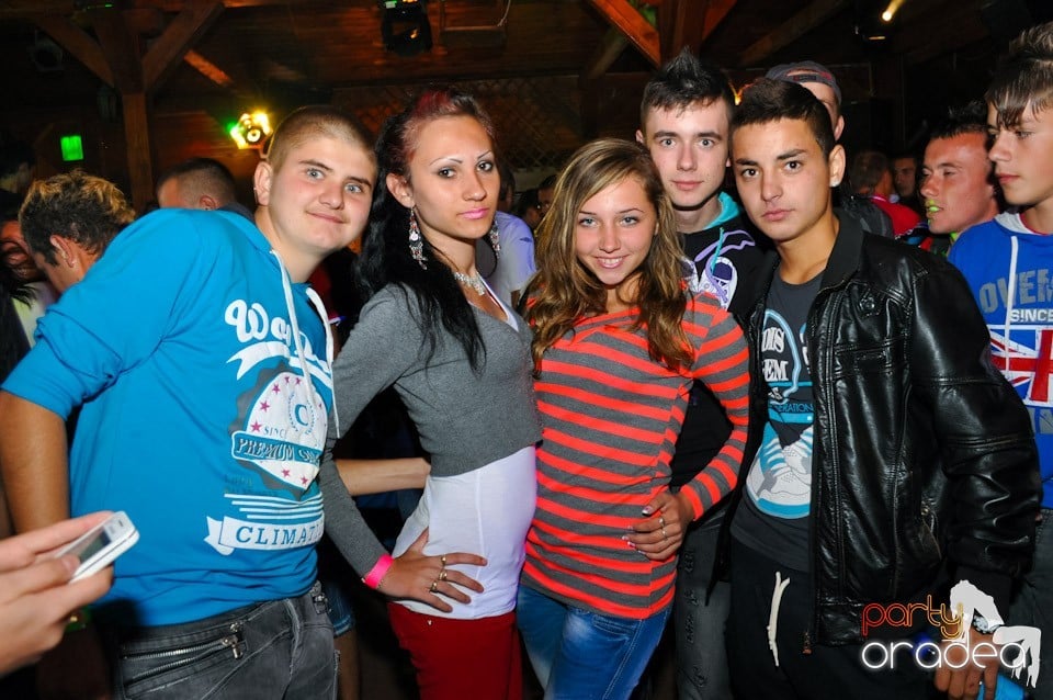 Retro Party în Disco Faház,