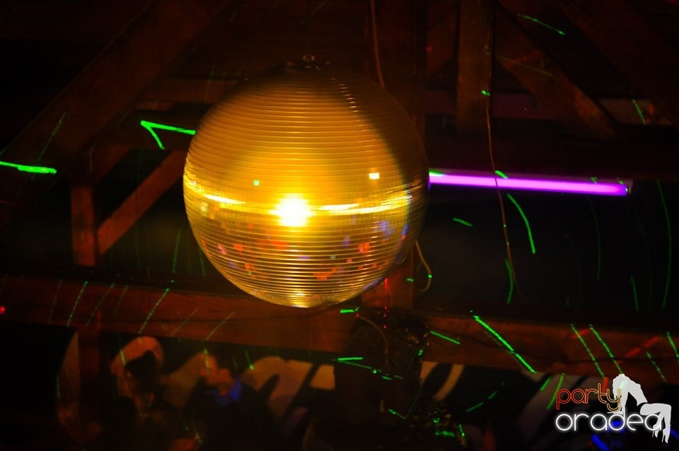 Retro Party în Disco Faház,