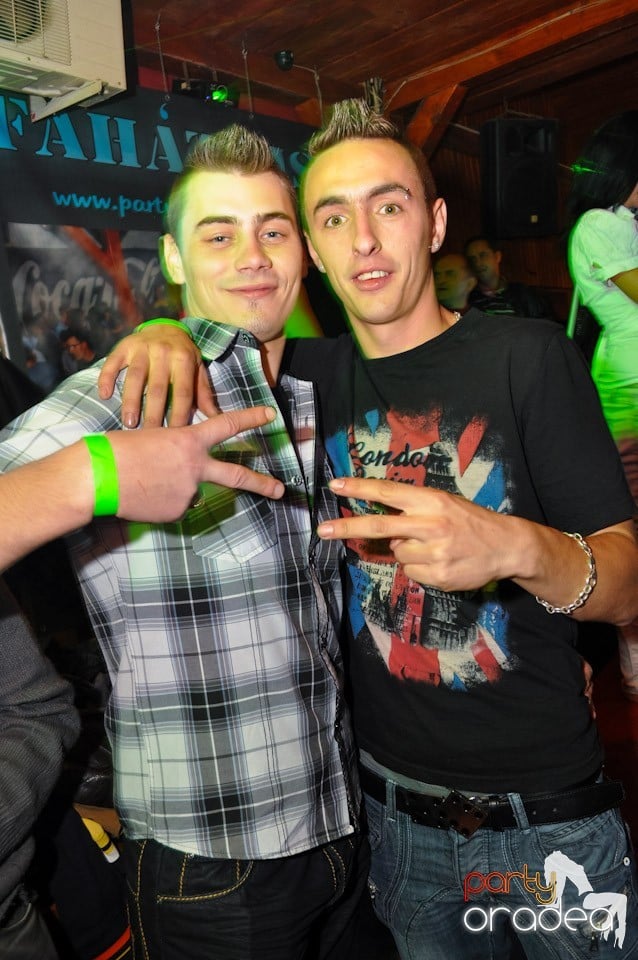 Retro Party în Disco Faház,