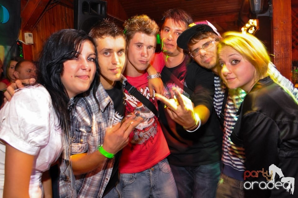 Retro Party în Disco Faház,