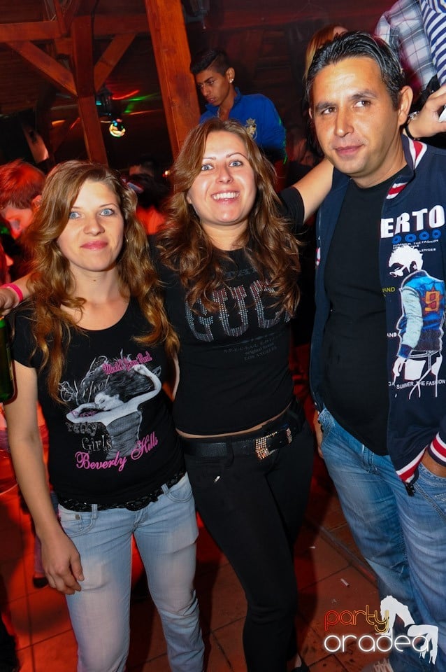 Retro Party în Disco Faház,