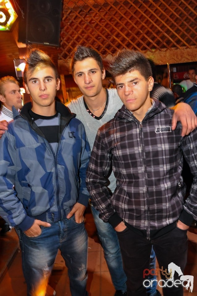Retro Party în Disco Faház,