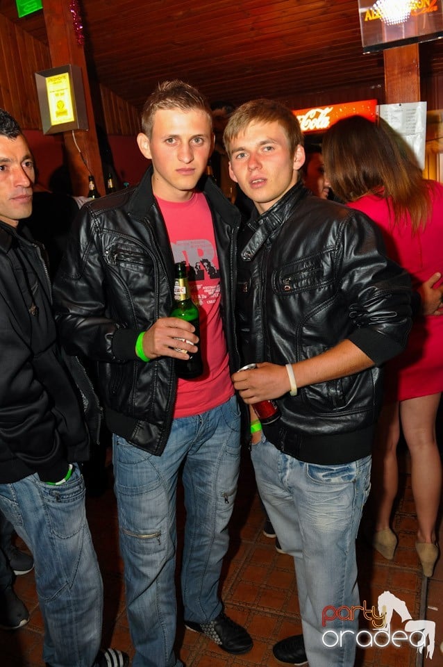Retro Party în Disco Faház,