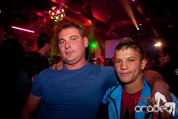 Retro Party în Disco Faház,