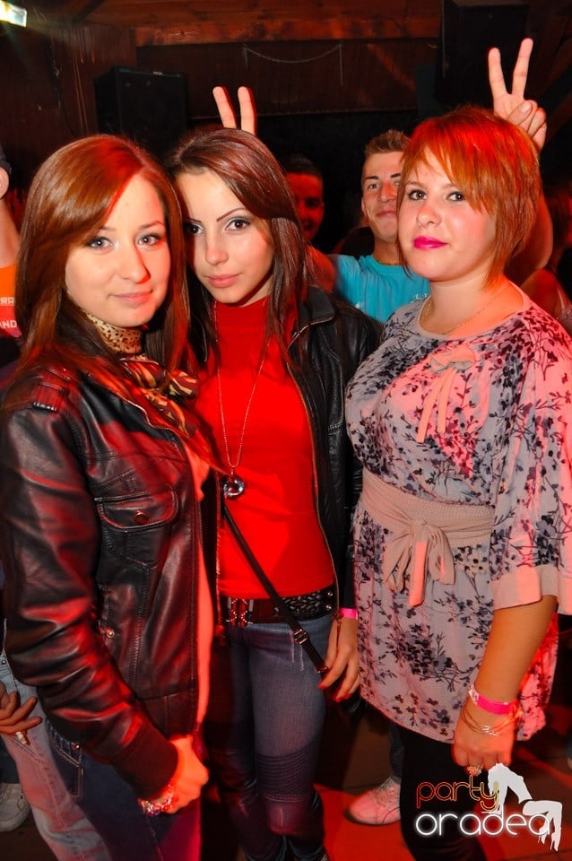 Retro Party în Disco Faház,