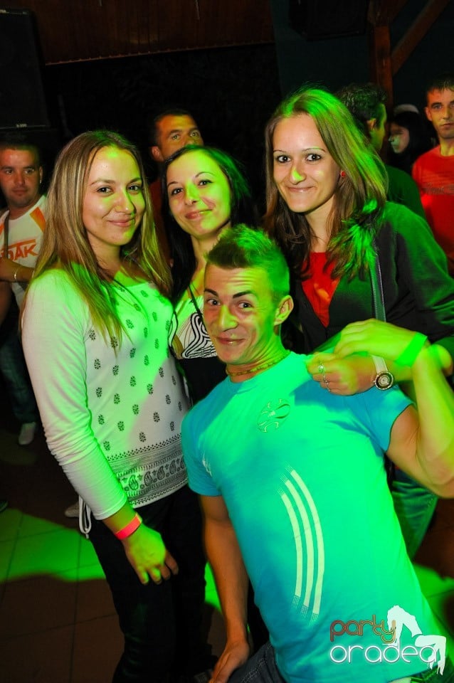 Retro Party în Disco Faház,