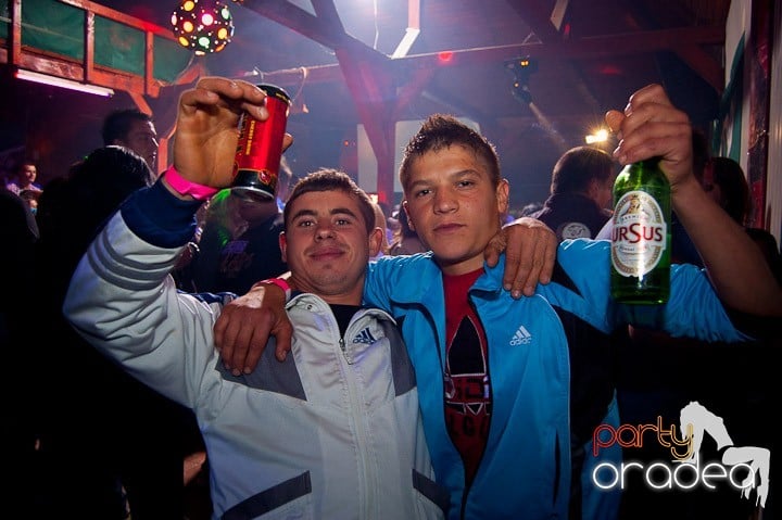 Retro Party în Disco Faház,