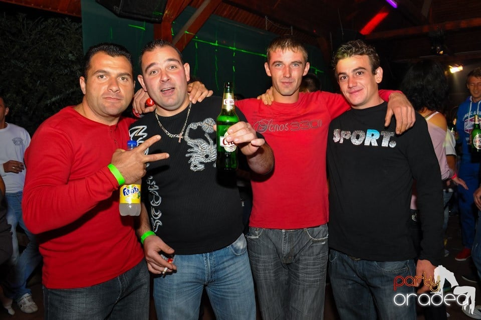 Retro Party în Disco Faház,