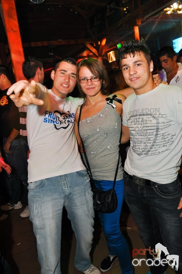 Retro Party în Disco Faház,