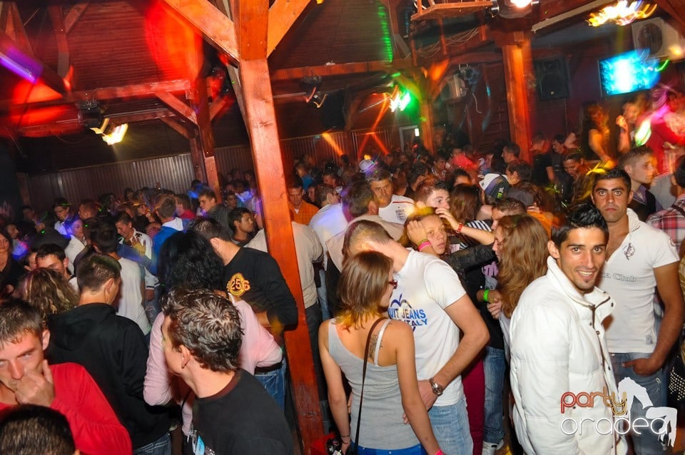 Retro Party în Disco Faház,