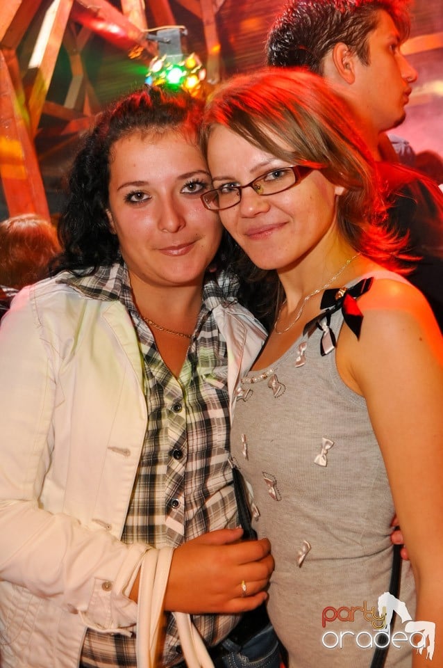 Retro Party în Disco Faház,