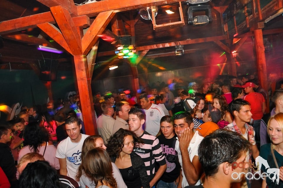 Retro Party în Disco Faház,