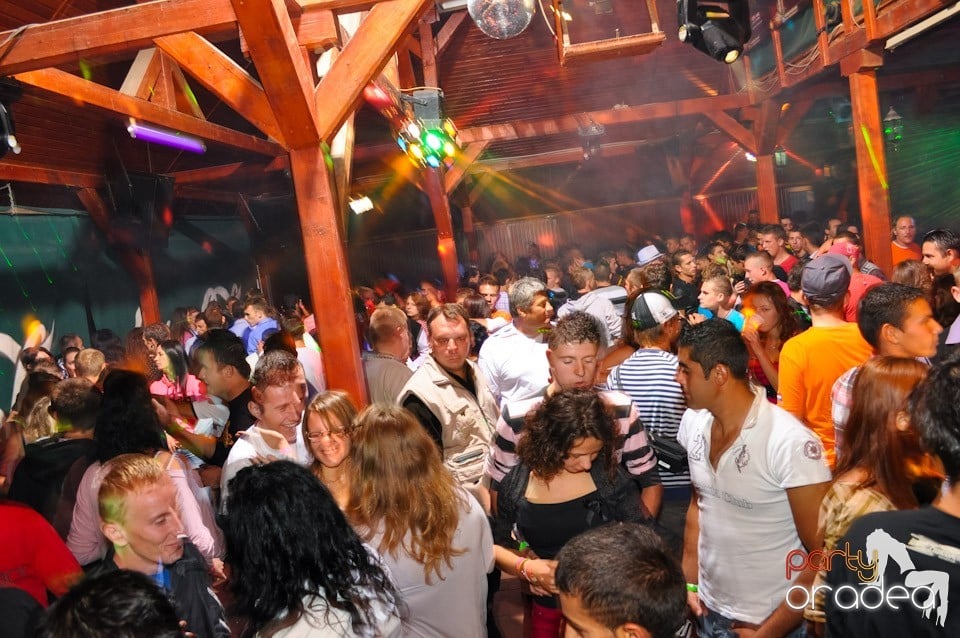 Retro Party în Disco Faház,