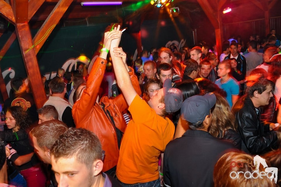 Retro Party în Disco Faház,